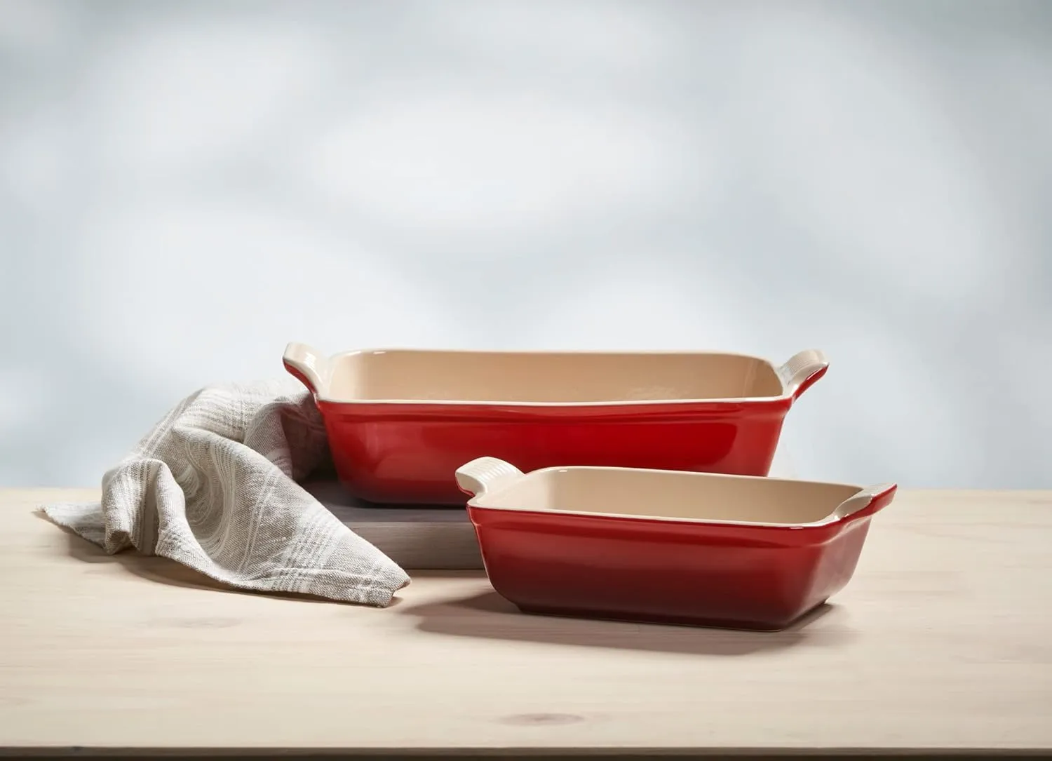Le Creuset Stoneware Heritage Rectangular Dish, 2.5 qt. (10.5" x 7"), Cerise